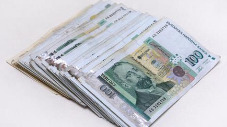 Откраднаха 5 бона от частен дом