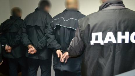 Съдят трима митничари