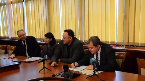 Първият договор за финансиране на саниране е факт