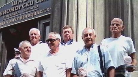 Наградиха военни и цивилни за годишнината на ВМС