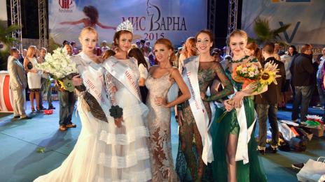 На бляскав спектакъл коронясаха Марина Димитрова за „Мис Варна 2015“