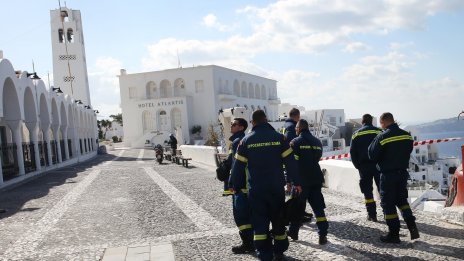 Гърция обяви извънредно положение на остров Санторини до 3 март