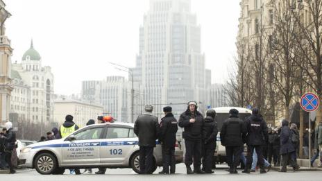 Хиляди евакуирани от 10 търговски центъра в Москва заради бомбени заплахи