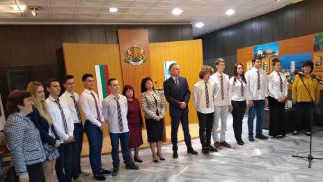 Цвета Караянчева награди учениците от МГ-Варна, спечелили конкурс на НАСА
