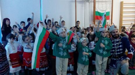 Деца от Варна се срещнаха с потомък от четата на Ботев