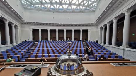Депутатските заплати достигнаха 5 000 лв.