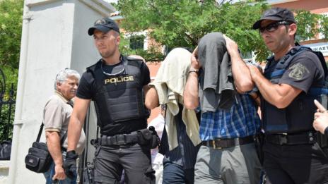 В Атина разглеждат молбите за убежище на осемте турски военни