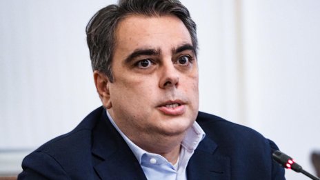 Асен Василев разкритикува Бюджет 2026 с меме с гълъб
