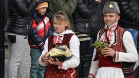 Кукер се ожени навръх Сурва!