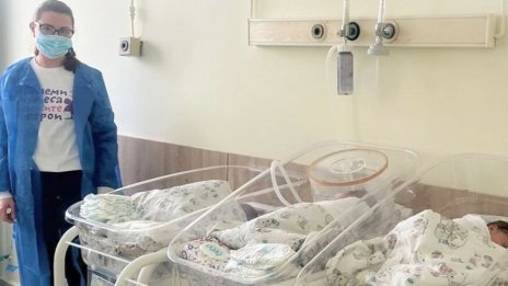 Дариха 20 нови бебешки легълца на АГ болницата във Варна