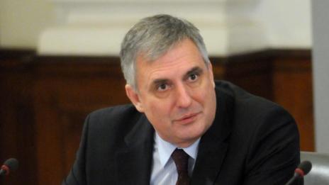 Калфин зове институциите в ЕС на борба срещу сивия сектор