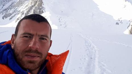 Алпинистът Слави Несторов покори Еверест с кауза