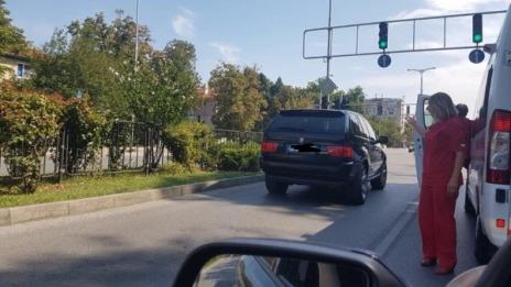 Шофьор нападна жена на пътя, мъжът й с инсулт в линейка