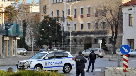 Полицията разследва масов бой пред нощно заведение