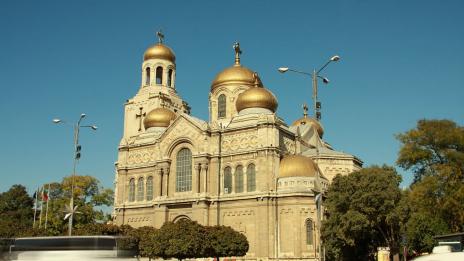 Извършена е кражба в Катедралния храм във Варна