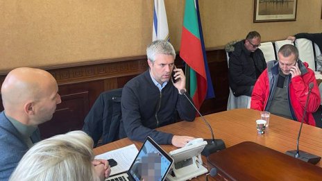 Кметът на Варна казва днес след 18 ч. за присъствения ден в училищата утре  