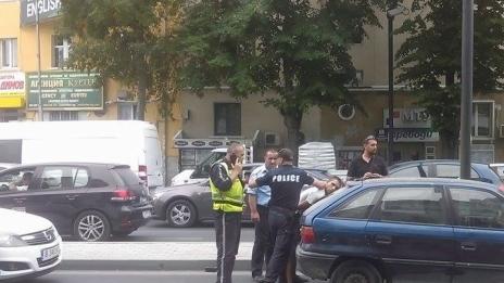 "Опел Астра" се блъсна последователно в два автобуса (ВИДЕО)