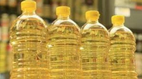 "Мазната" кражба. Апаши задигнаха 100 бутилки олио от селска къща!