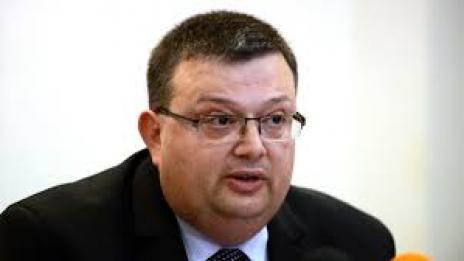 Цацаров: Сгрешихме с арестите по разследването за опит за убийство на Пеевски