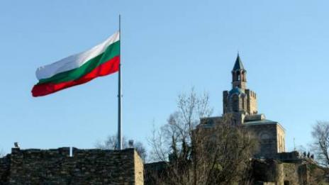 400 нови знамена “огряха“ Велико Търново
