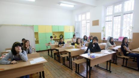 Гласуват новия Закон за училищното образование