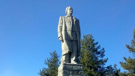 Паметник на Георги Димитров нажежи страстите в Казанлък