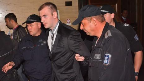 Октай, нападателят на Доган, поиска милост. Отрязаха го