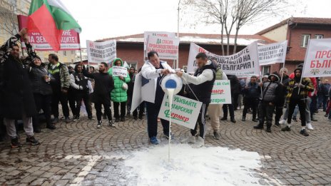 Фермери и животновъди отново се вдигнаха на протест