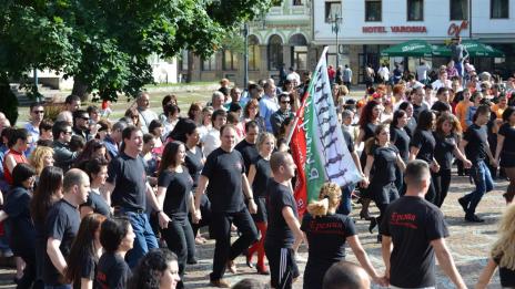 С хоро на 2 моста премина Празникът на покрития мост в Ловеч