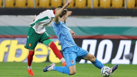 България удари Люксембург с 2:0 и се отлепи от дъното