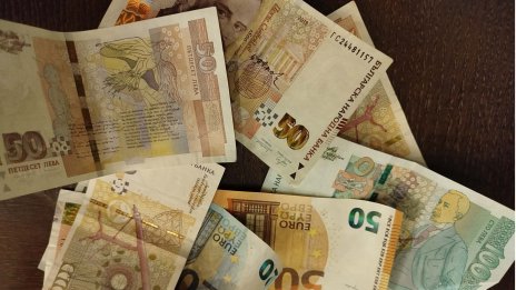 БНБ отчете рекордни депозити на домакинствата преди влизането в еврозоната
