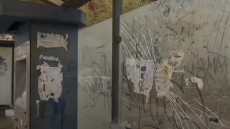Масово трошат автобуси и спирки във Варна