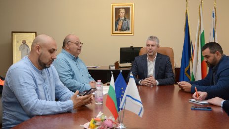 Продължава кампанията по почистване на Варна