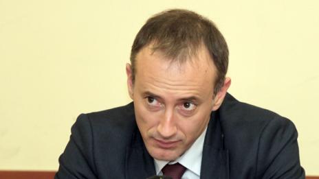 Образователният министър: Не е желателно да се освобождават млади учители 