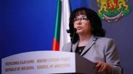 Петкова разпореди спешна финансова проверка на министерства и общини