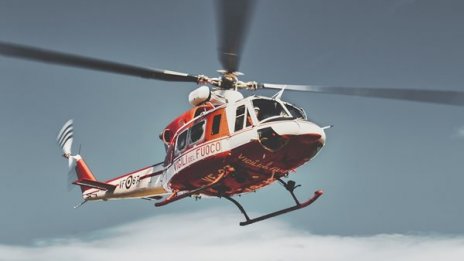 Хеликоптер за гасене на пожари падна в язовир