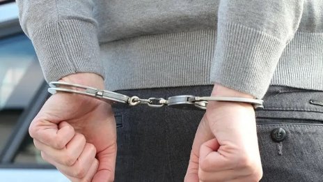 Задържаха трима варненци с дрога
