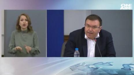 Лекарите с молба: Останете си вкъщи и ние ще ви ръкопляскаме
