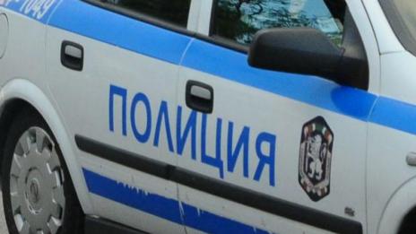Психично болен налетя на полицай, той го простреля