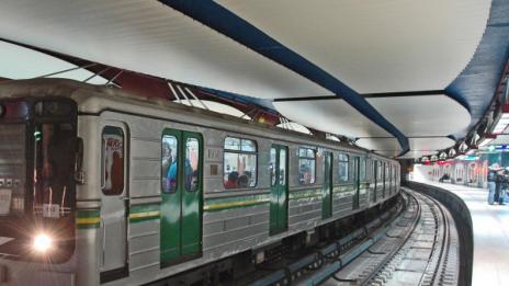 Куфар край метростанция вдигна на крак МВР