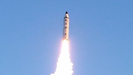 Северна Корея се похвали с нови ракетни изпитания