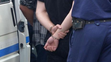 Задържаха трима за кражби в областта
