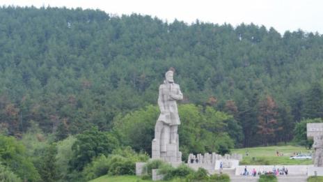 Започна дългоочакваният ремонт на паметника на Ботев в Калофер