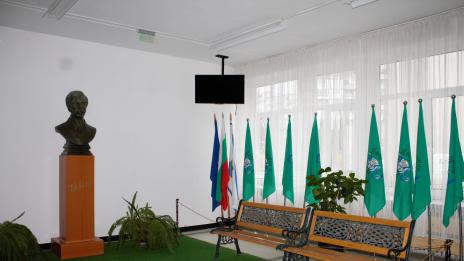Варненска ученичка с отличие в  Национален конкурс, посветен на Яворов