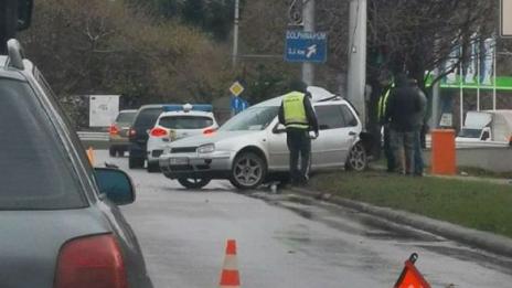 Младеж от Варна бере душа след удар на кола в стълб