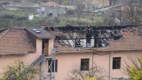 3 експертизи са назначени за смъртоносния пожар в дома в с. Рояк