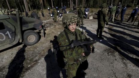 Литва връща временно задължителната военна служба