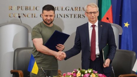 Зеленски ни е дал списък с оръжието, което иска от България