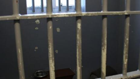 Оставиха в ареста нападателите на баба Дона  