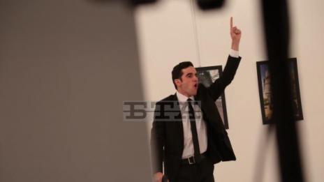 Убиецът на руския посланик е полицай от две години